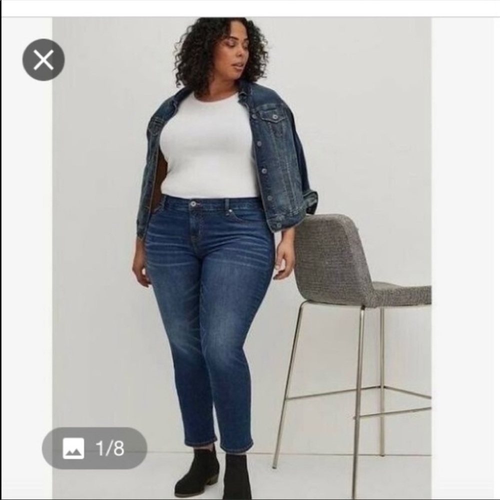 Torrid Mid Straight Leg boyfriend jeans size plus 24